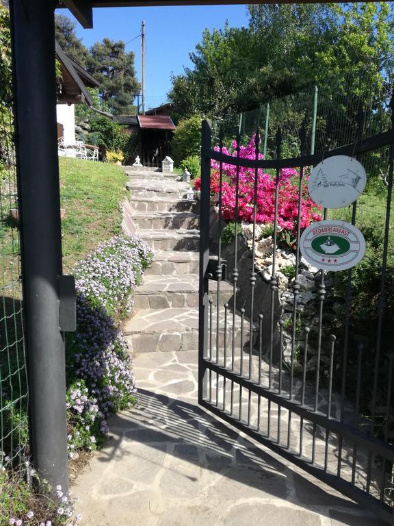 Il Colle Fiorito Bed & Breakfast Oleggio Castello Exterior photo