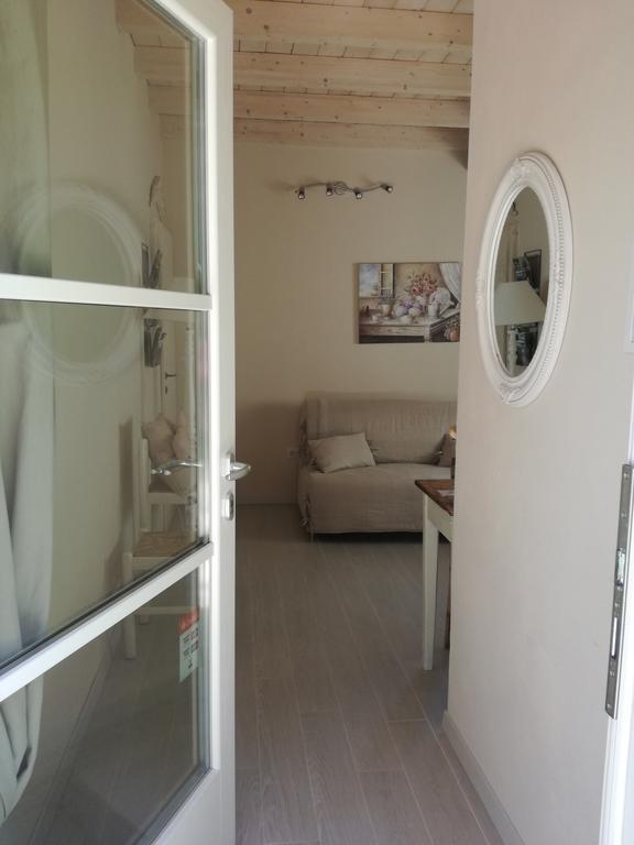 Il Colle Fiorito Bed & Breakfast Oleggio Castello Exterior photo