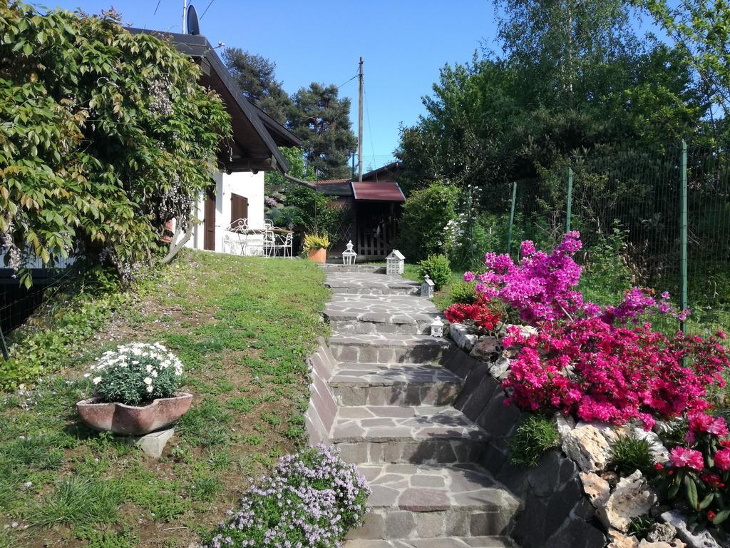Il Colle Fiorito Bed & Breakfast Oleggio Castello Exterior photo