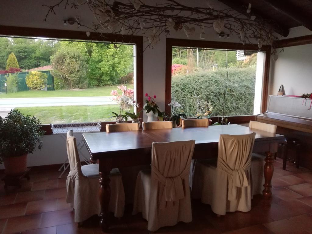 Il Colle Fiorito Bed & Breakfast Oleggio Castello Exterior photo